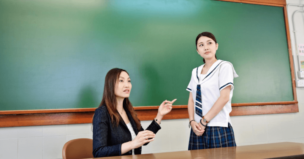 How Non-Verbal Cues Can Boost Confidence and Encourage Students In The Classroom